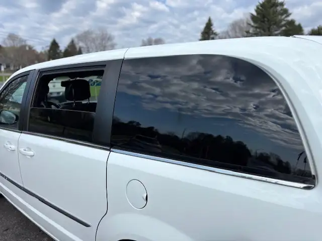 2015 CHRYSLER TOWN & COUNTRY S  FULLY LOADED  7 PASSENGERS - Photo 5