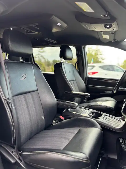 2015 CHRYSLER TOWN & COUNTRY S  FULLY LOADED  7 PASSENGERS - Photo 10