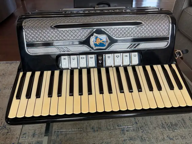 Paolini Soprani Accordion. Blue Label