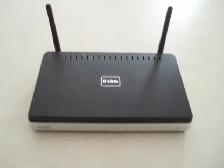WIRELESS ROUTER - D- LINK N300 - LIKE NEW