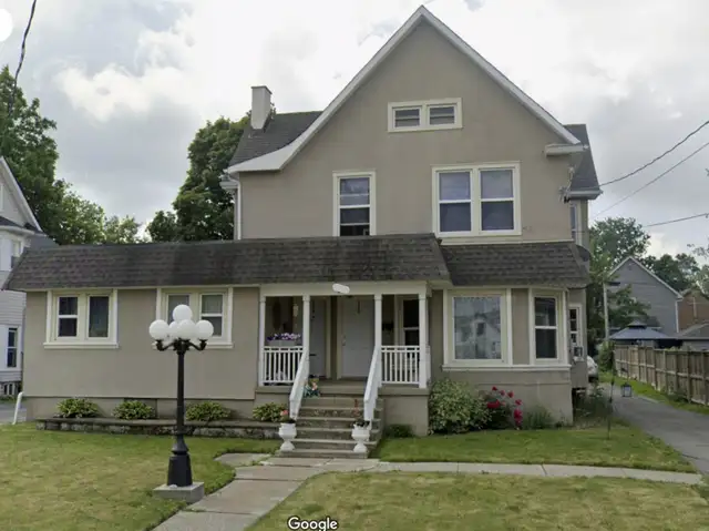 WELLAND Charming & Spacious 2 Bed Apartment Main Floor - Photo 9