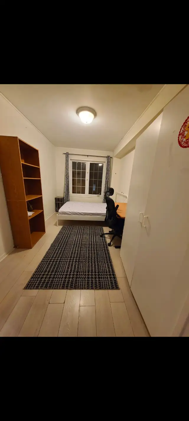 Rooms Minutes walk Finch west subway station, York U campus - Photo 7