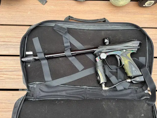 SMART PARTS EPIPHANY Paintball Gun w/ Full Gear Set