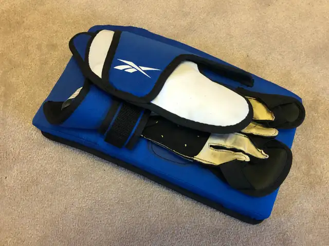 Like NEW Reebok Street Hockey Goalie Catcher and Blocker SR Left - Photo 5