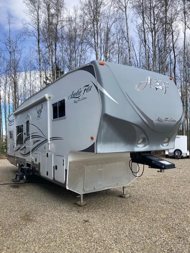 2014 Arctic Fox 29.5K