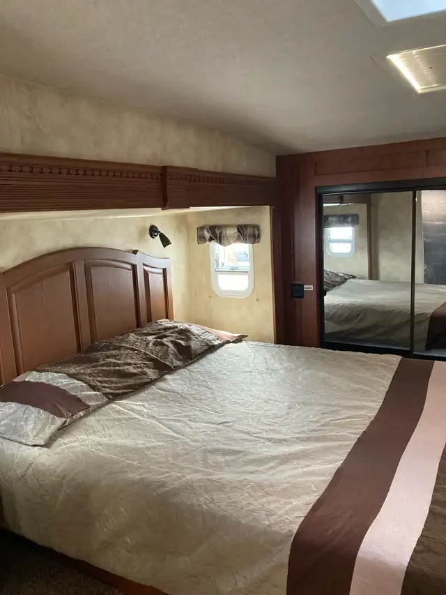 2014 Arctic Fox 29.5K - Photo 5