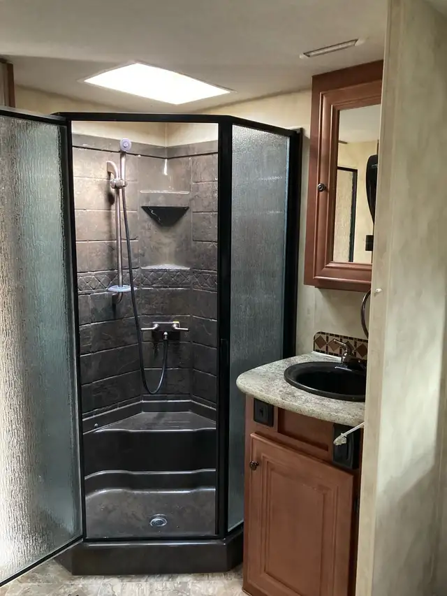 2014 Arctic Fox 29.5K - Photo 6