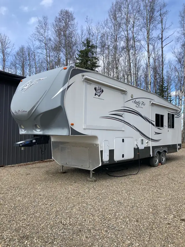 2014 Arctic Fox 29.5K - Photo 10