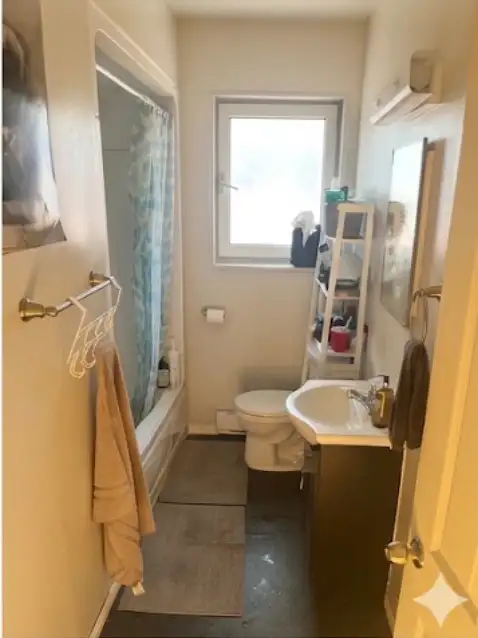 Queens Student Rental- Last month Free! Steps to Campus! - Photo 4