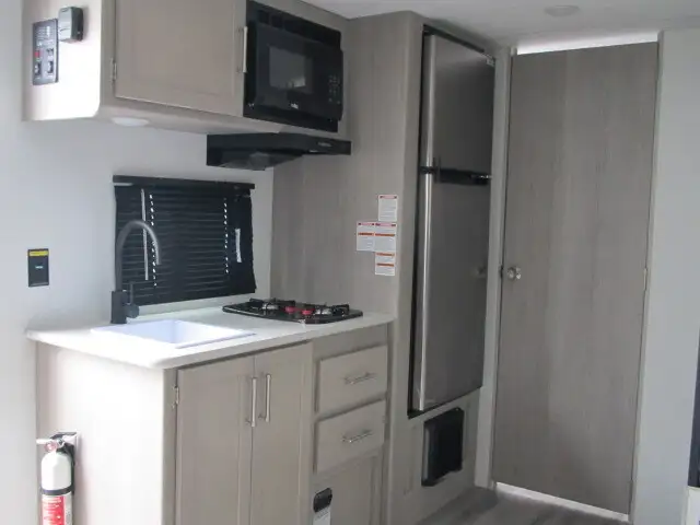 2024 KEYSTONE SPRINGDALE 1760 BH-BUNKHOUSE, SLIDE, SOLAR SYSTEM - Photo 9