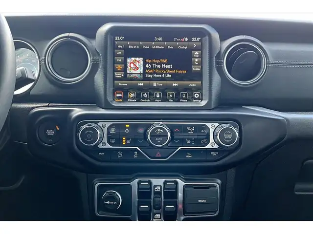 2023 Jeep Wrangler Sahara V6 |SkyTop |McKinley Leather |Tow Pkg - Photo 6