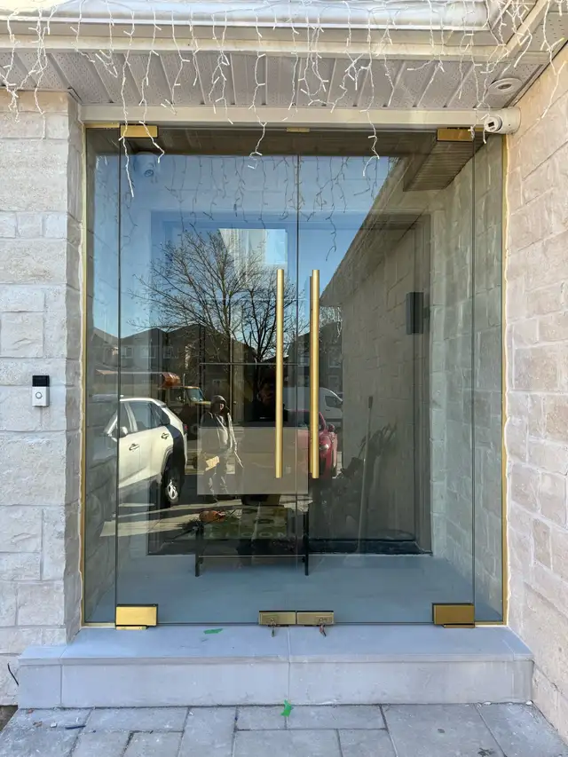 Frameless Glass Entrance Enclosure - Photo 2