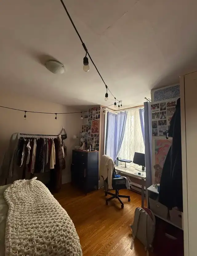 Queens student rental-Steps from Campus- FREE Month Rent! - Photo 3