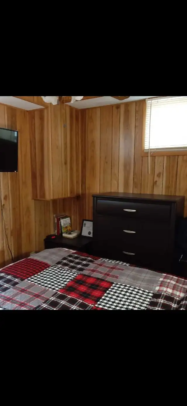 BEAUTIFUL WATERFRONT HOME NEAR KINGSTON ONTARIO - Photo 9