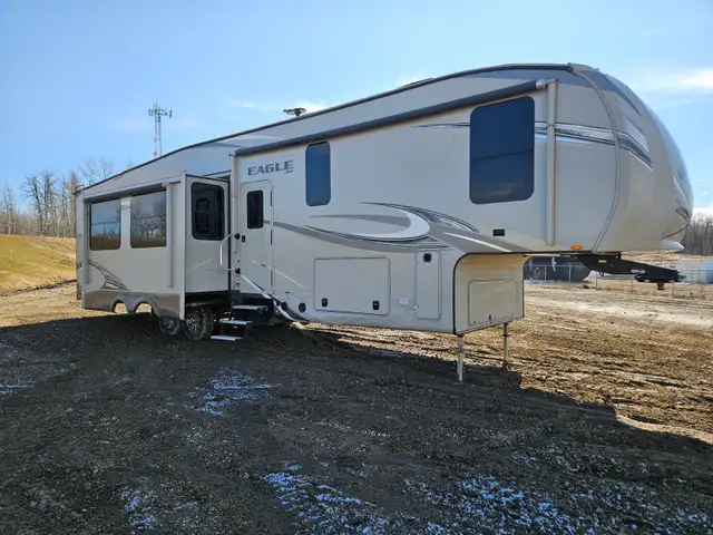 2018 Jayco 347BHOK 37 Ft T/A Fifth Wheel Eagle - Photo 2