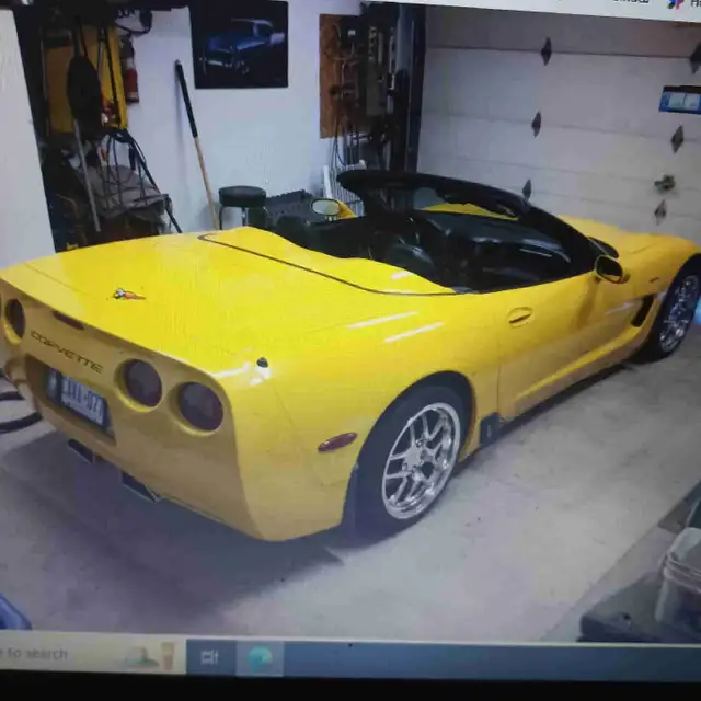 Showroom 2001  Corvette Convertible