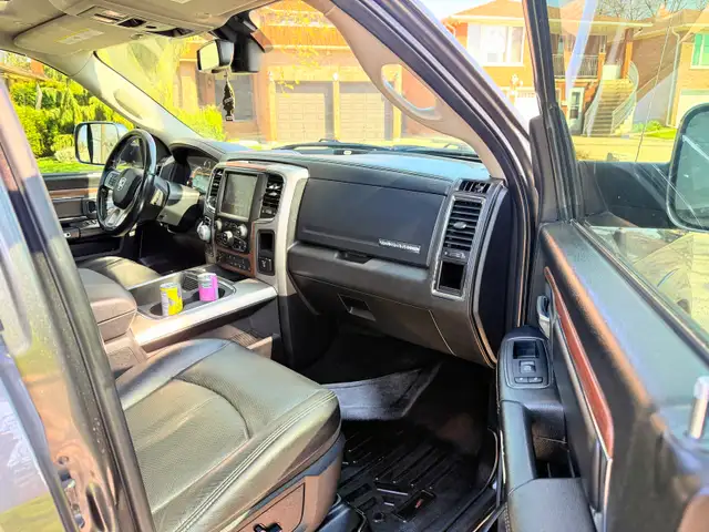 2017 Dodge Ram 1500 4X4 Laramie EcoDiesel Fully Loaded - Photo 7