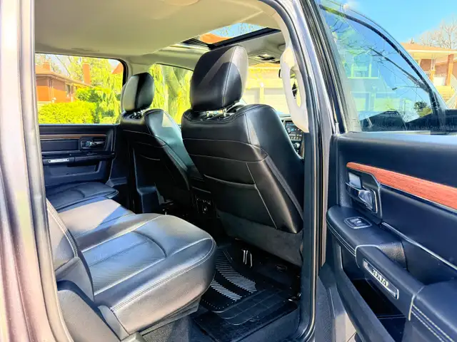 2017 Dodge Ram 1500 4X4 Laramie EcoDiesel Fully Loaded - Photo 8