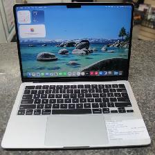 Macbook Air (M4, 13-inch, 2025)