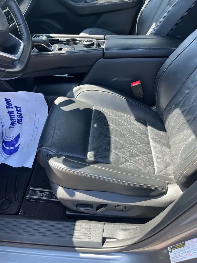 2023  Nissan rogue Platinum - Photo 5