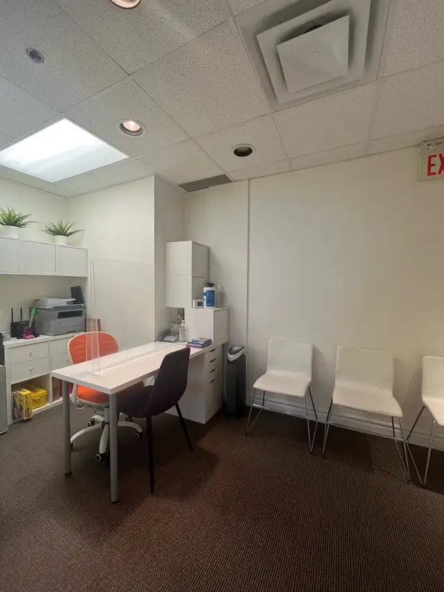 Professional office unit - Photo 3