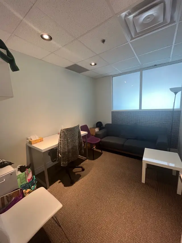 Professional office unit - Photo 8