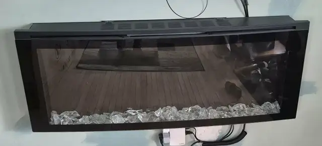 48' CLASSICFLAME ELECTRIC FIREPLACE – WALL MOUNT – MINT - $170 - Photo 3