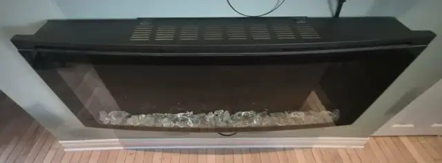 48' CLASSICFLAME ELECTRIC FIREPLACE – WALL MOUNT – MINT - $170 - Photo 4