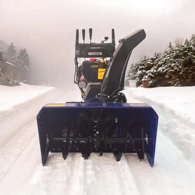 34" Snow Thrower – Gas Powered - Photo 4