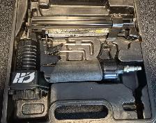 CAMPBELL HAUSFELD 18GA BRAD NAILER / STAPLER AIR TOOL – CASE $40