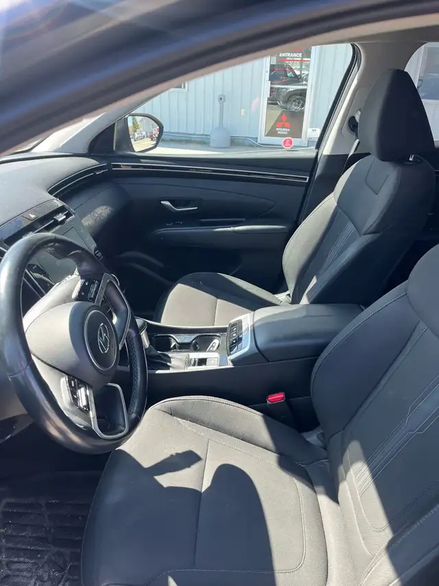 2022 Hyundai Tucson AWD - Photo 2