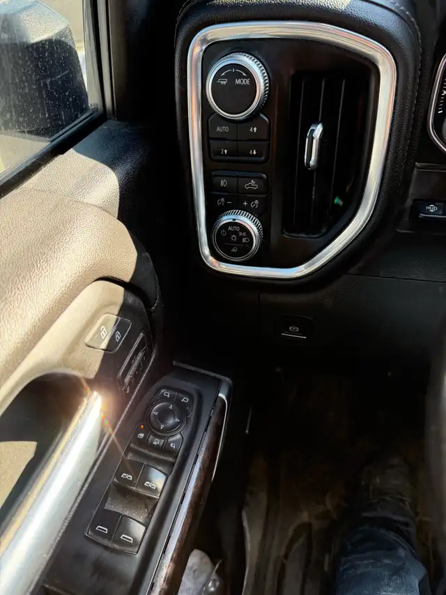 2021 GMC Sierra 3500 HD Extended Cab & Chassis - Photo 3