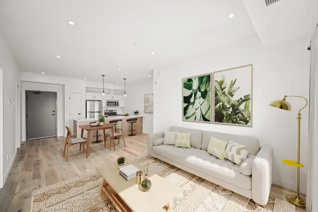 Spacious 2 Bed 2 Bath Located In The Garden City Area!