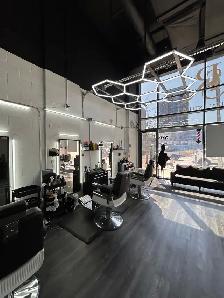 Barber Chair For Rent ( DOWNTOWN TORONTO) - Photo 2