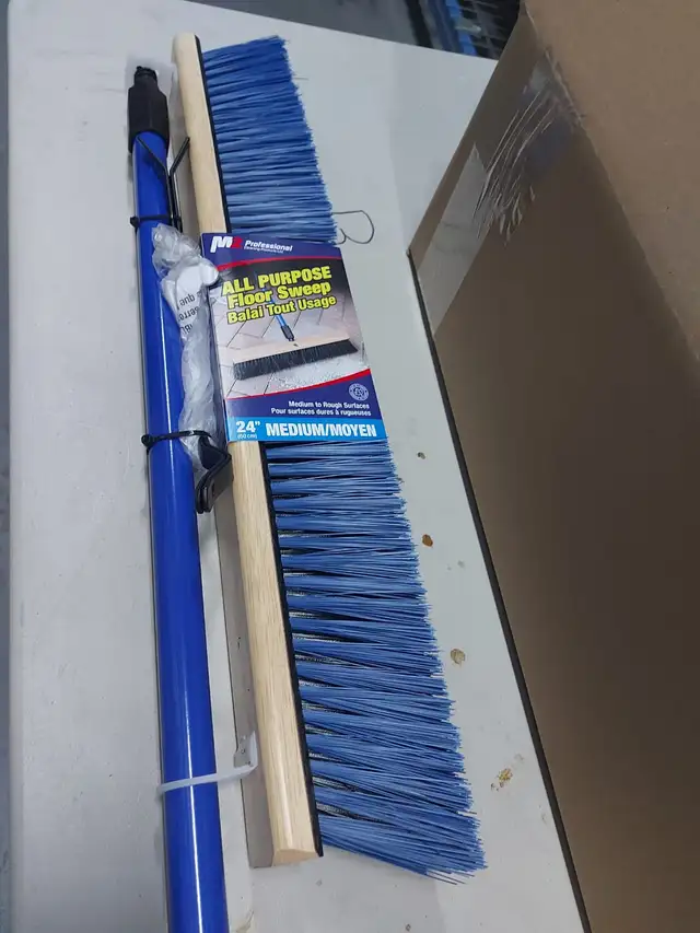Commercial Floor Squeegee & Brooms - Photo 5