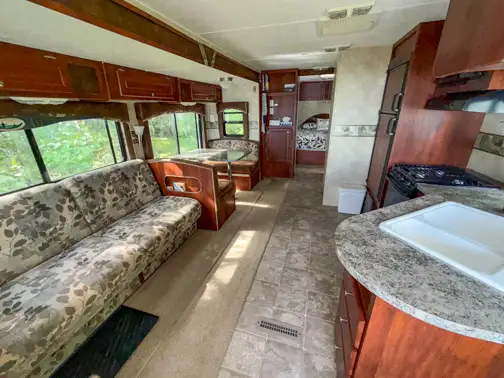 Travel Trailer - Photo 7