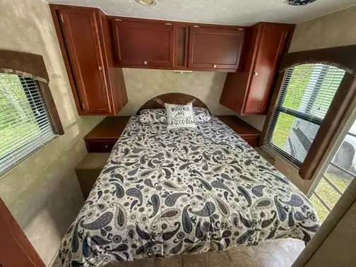 Travel Trailer - Photo 9