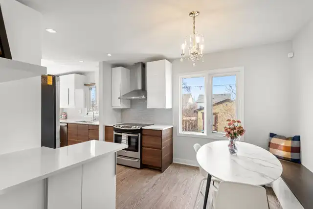 Cute n Cozy 3bdrm 1040sqft 2-Storey nestled on a quiet bay! - Photo 4