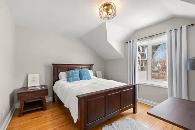 Cute n Cozy 3bdrm 1040sqft 2-Storey nestled on a quiet bay! - Photo 6