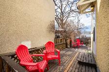 Cute n Cozy 3bdrm 1040sqft 2-Storey nestled on a quiet bay! - Photo 9
