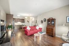 Stunning 2bdrm Den Condo w/ bright open-concept layout! - Photo 6