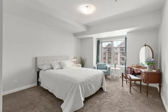 Stunning 2bdrm Den Condo w/ bright open-concept layout! - Photo 7