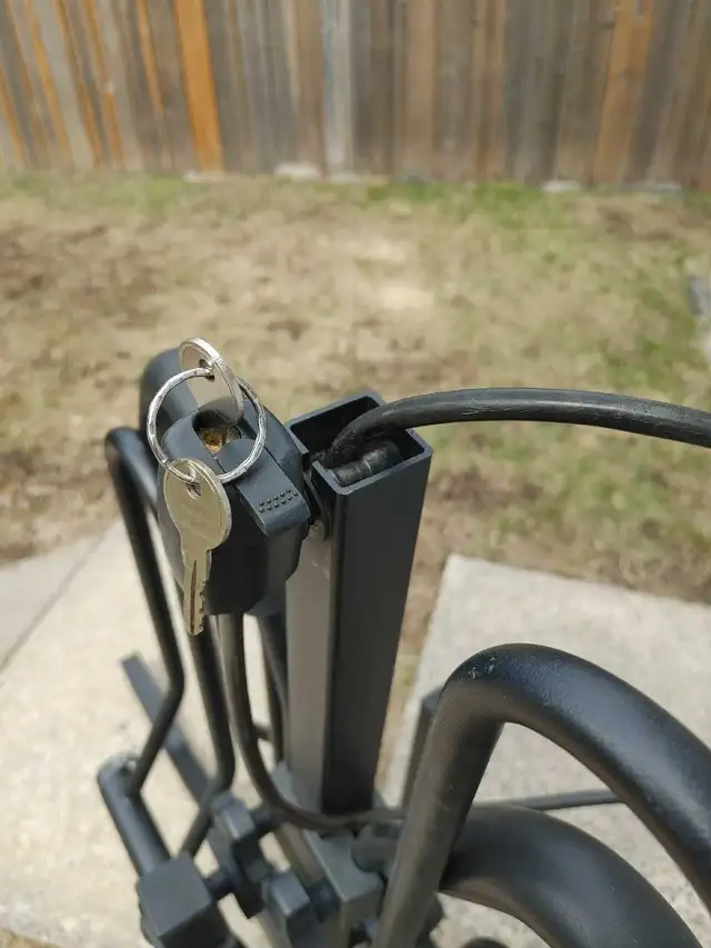 Support SPORTRACK à 2 vélos ( avec clés et cadenas incorporé ) - Photo 3