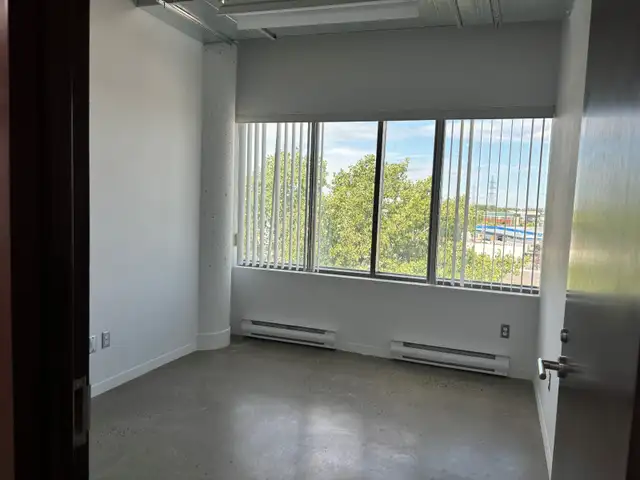Loft industriel de 734 p.c. (avec cuisinette)dans Montréal-Nord! - Photo 4