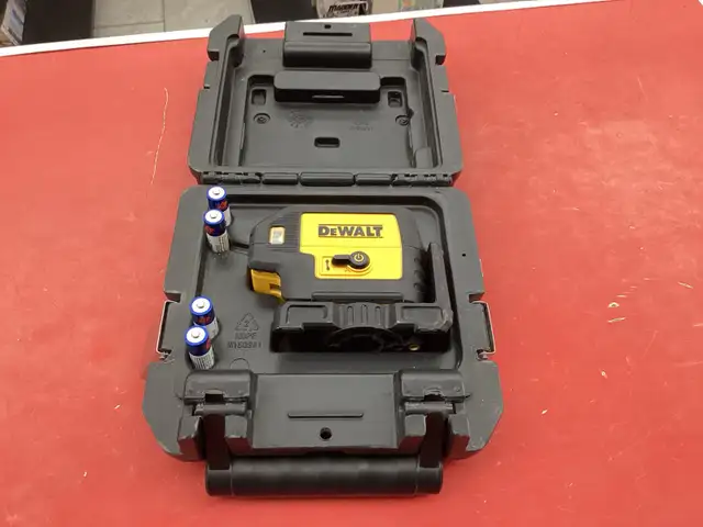 pointeur laser DeWalt dw085
