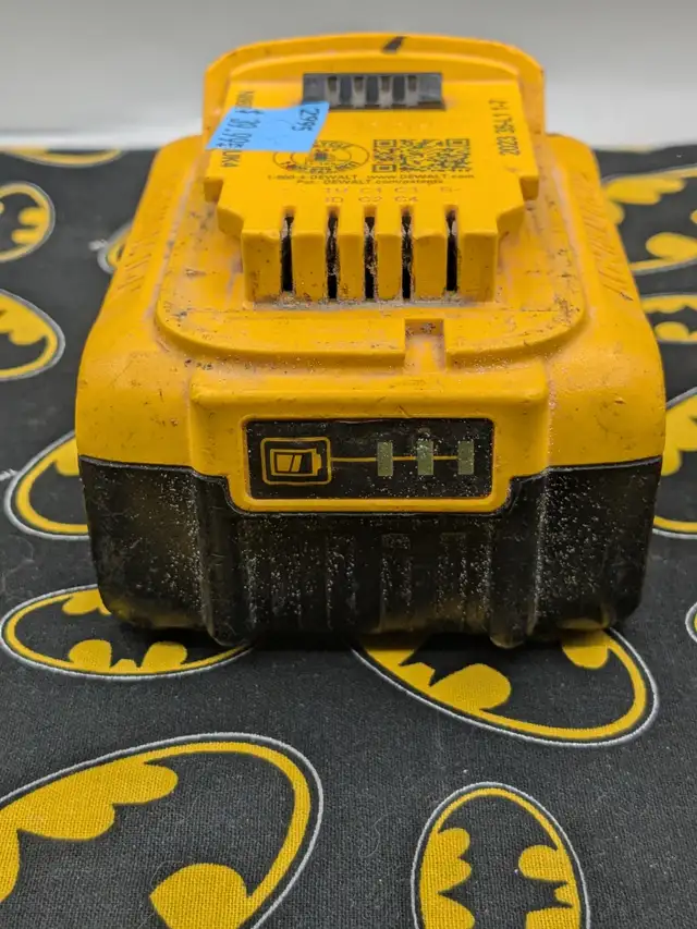 Dewalt DCB204 4AH Battery (#2995) - Photo 3