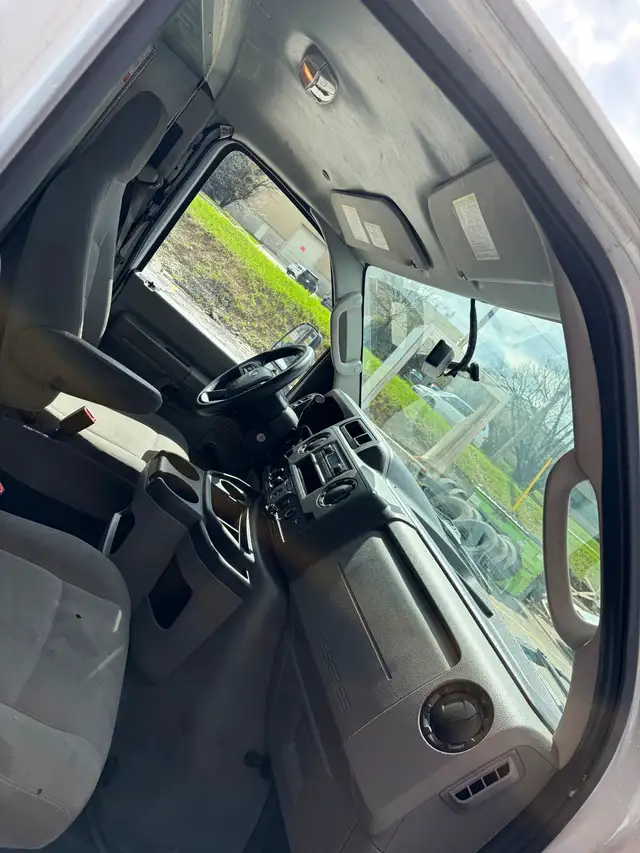 2021 FORD E-450 SUPER DUTY CUBE VAN | HEAVY-DUTY | - Photo 3