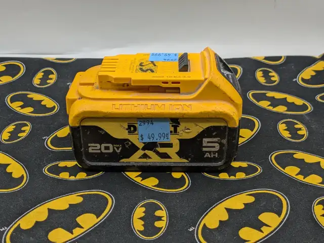 Dewalt DCB205 5Ah Battery (#2994) - Photo 2