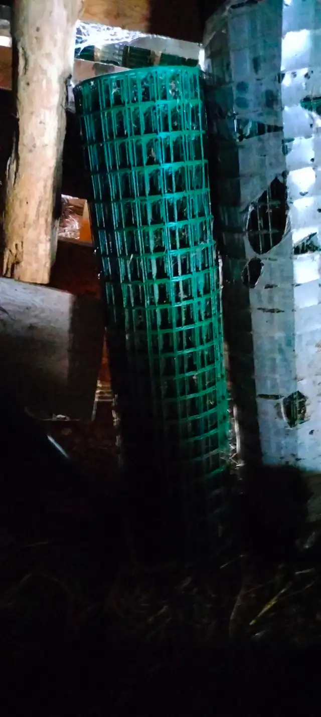 For Sale: PVC Coated Welded Wire Fencing & Metal Posts