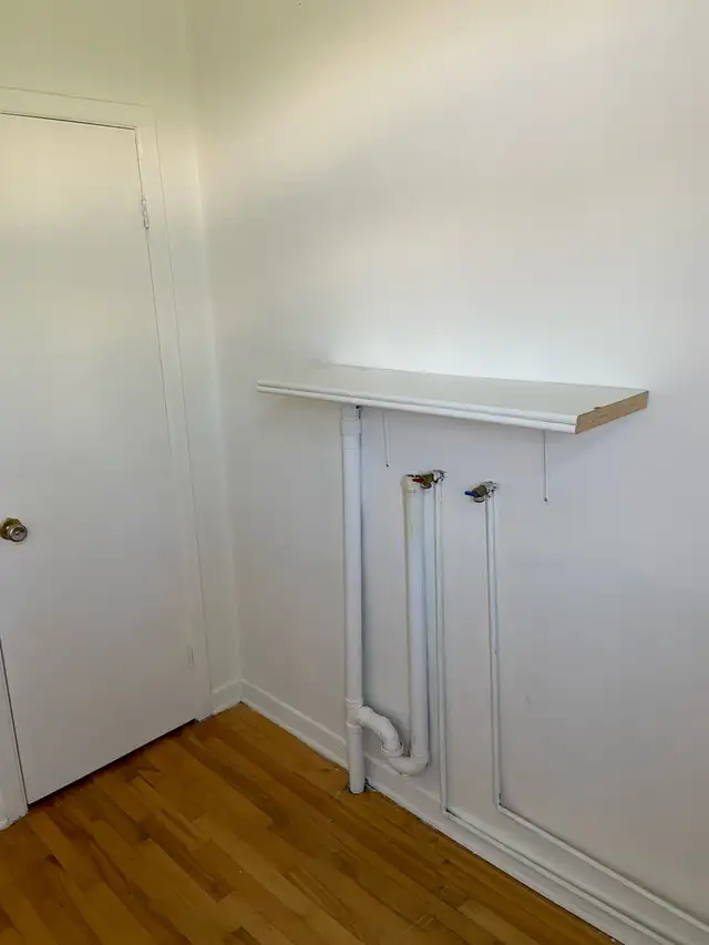 Verdun beau 5 1/2 au 3e étage juillet - Photo 2